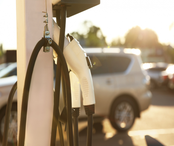 Voiture électrique © Shutterstock